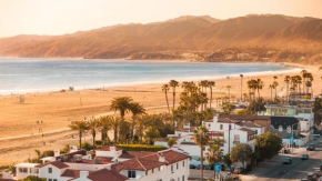 Arion- Cozy Santa Monica getaway steps to the beach Free Parking